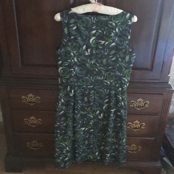 ANN TAYLOR FLORAL DESIGN DRESS - Picture 12 of 12